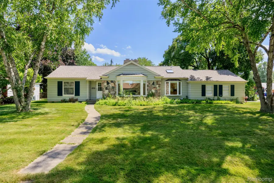 19455 Coral Gables Street, Southfield, MI 48076 - #2