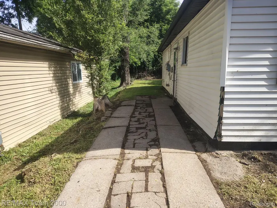 32 N Merrimac Street, Pontiac, MI 48340 - #3