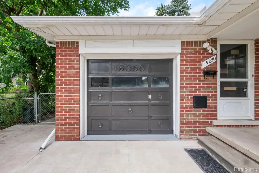 19050 Dartmouth Street, Dearborn, MI 48124 - #2