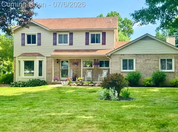 9664 Alger Drive, Brighton, MI 48114