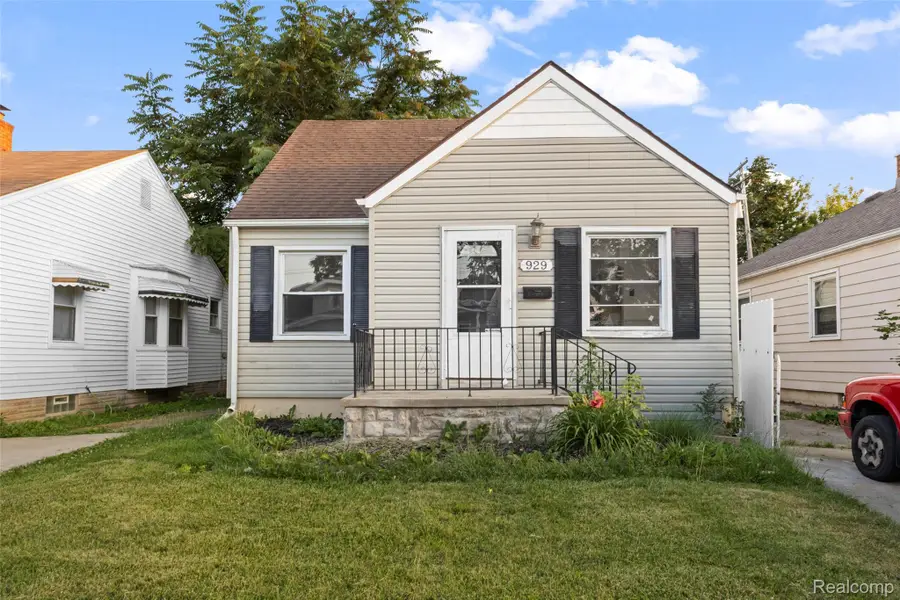 929 White Avenue, Lincoln Park, MI 48146 - #3