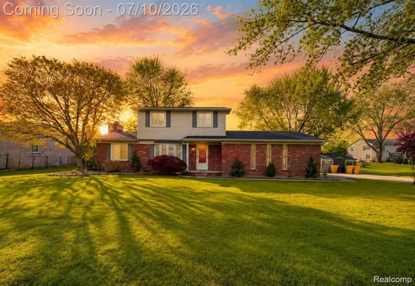 9739 Waterway Drive, GrosseIle, MI 48138