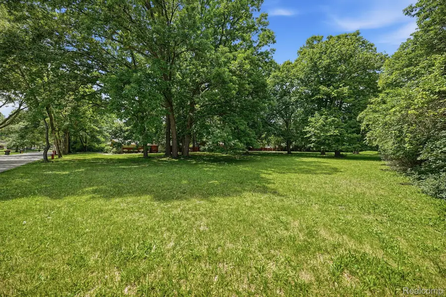 28993 Monterey Drive, Southfield, MI 48076 - #3