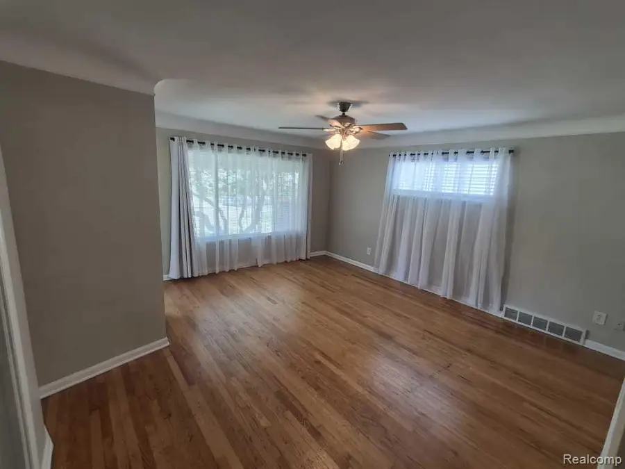 20548 Poinciana, Redford, MI 48240 - #2