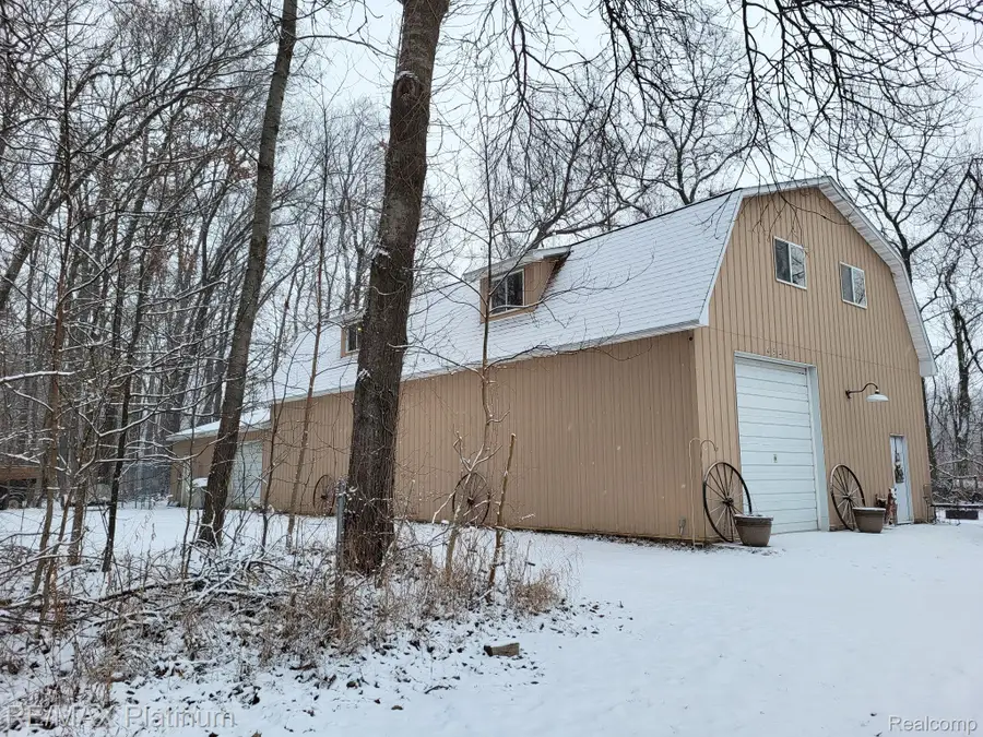 4845 Hawthorne Drive, Howell, MI 48843 - #2