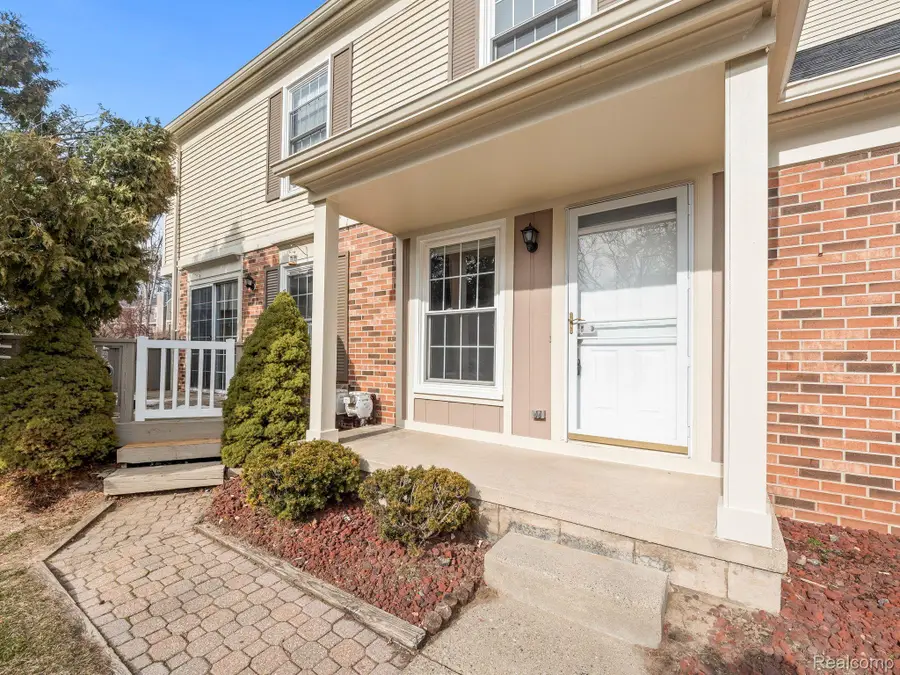 1428 Crescent Lane, Rochester Hills, MI 48306 - #3