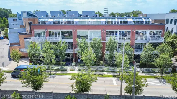 322 E Harrison Avenue #20, RoyalOak, MI 48067