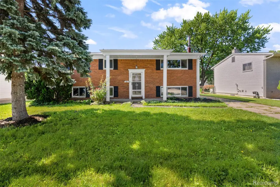 2268 Serra Drive, Sterling Heights, MI 48310 - #2