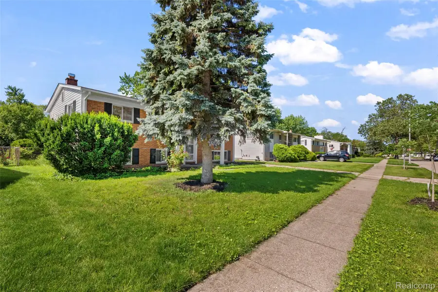 2268 Serra Drive, Sterling Heights, MI 48310 - #3