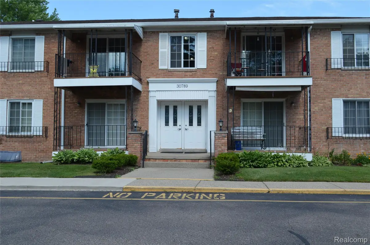 30789 Shiawassee Road #9, Farmington, MI 48336 - #1
