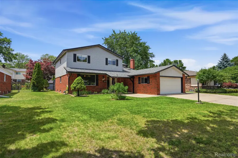 14385 Pere Street, Livonia, MI 48154 - #2