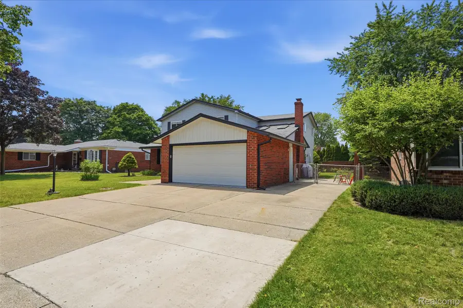 14385 Pere Street, Livonia, MI 48154 - #3