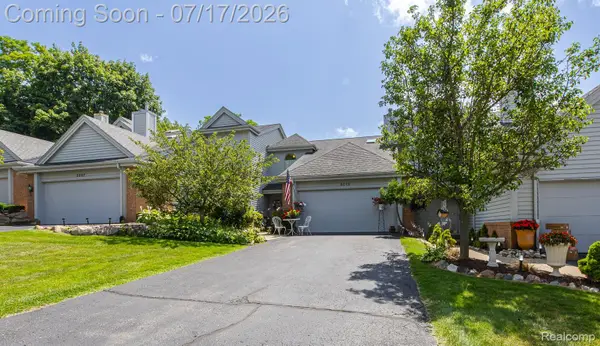 5013 Timberway Trail, Clarkston, MI 48346