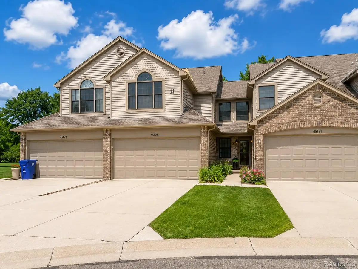 45125 Horseshoe Circle, Canton, MI 48187 - #1