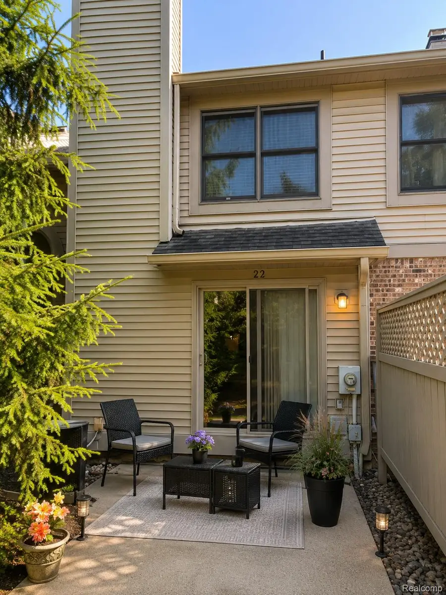 45125 Horseshoe Circle, Canton, MI 48187 - #3