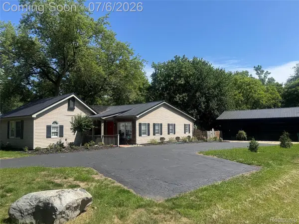 308 N Seymour Road, Flushing, MI 48433