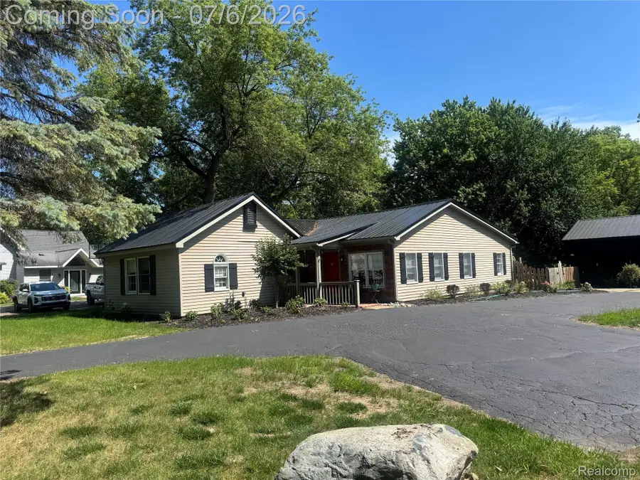 308 N Seymour Road, Flushing, MI 48433 - #2