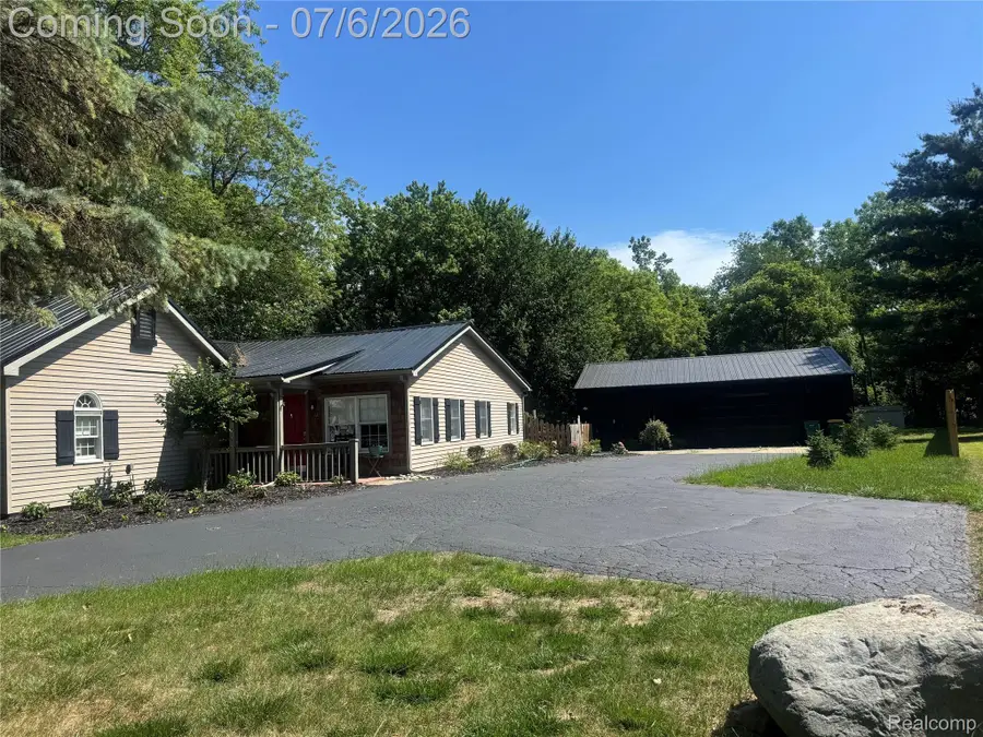 308 N Seymour Road, Flushing, MI 48433 - #3