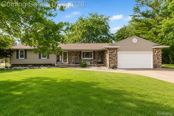 6514 Luanne Drive, Flushing, MI 48433