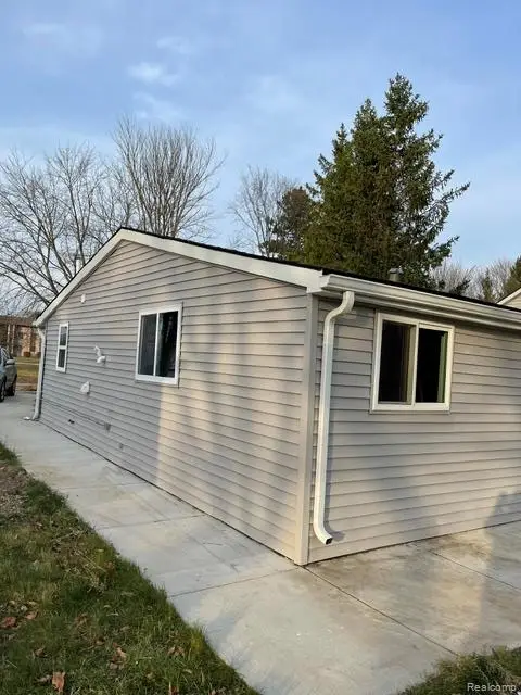 29311 Rockcastle Street, Farmington, MI 48336 - #2