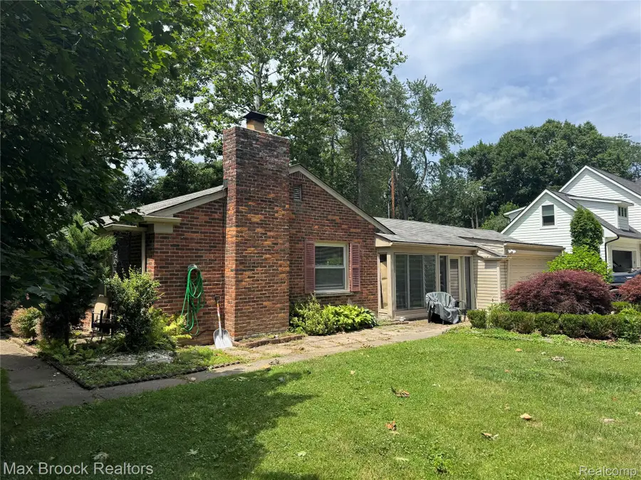 6490 Thurber Road, Bloomfield, MI 48301 - #2