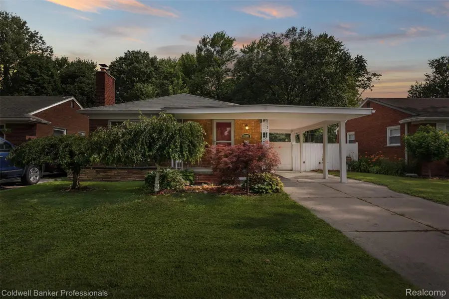 22101 Mauer Street, Saint Clair Shores, MI 48080 - #3