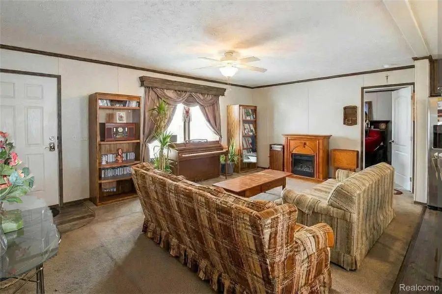 25843 Loudon, Brownstown, MI 48134 - #3