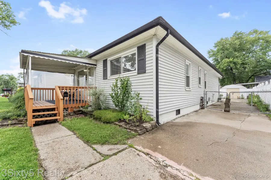 460 Manatee Avenue, Hazel Park, MI 48030 - #2