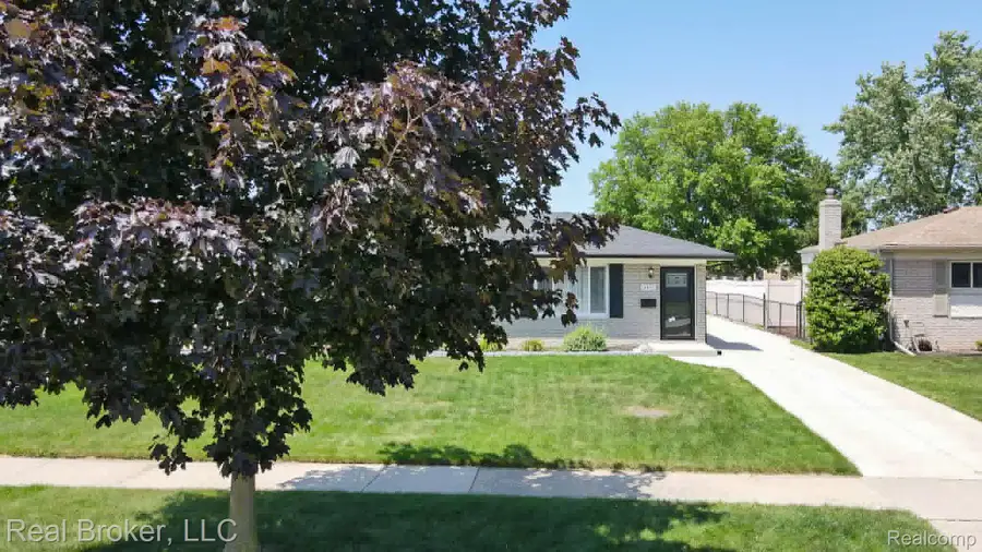 11455 Plumridge Boulevard, Sterling Heights, MI 48313 - #2