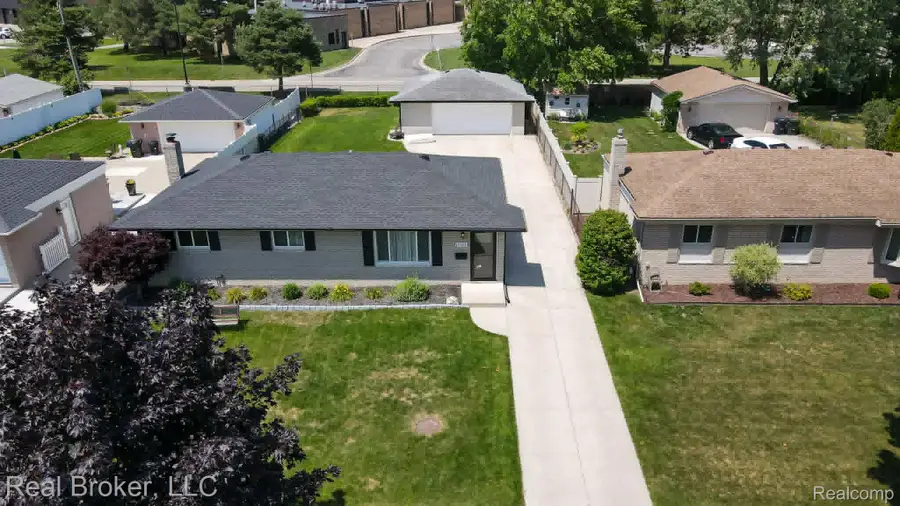 11455 Plumridge Boulevard, Sterling Heights, MI 48313 - #3