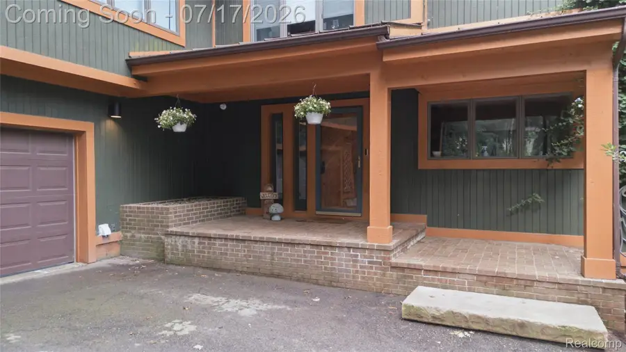 7375 Parkwood Drive, Fenton, MI 48430 - #3