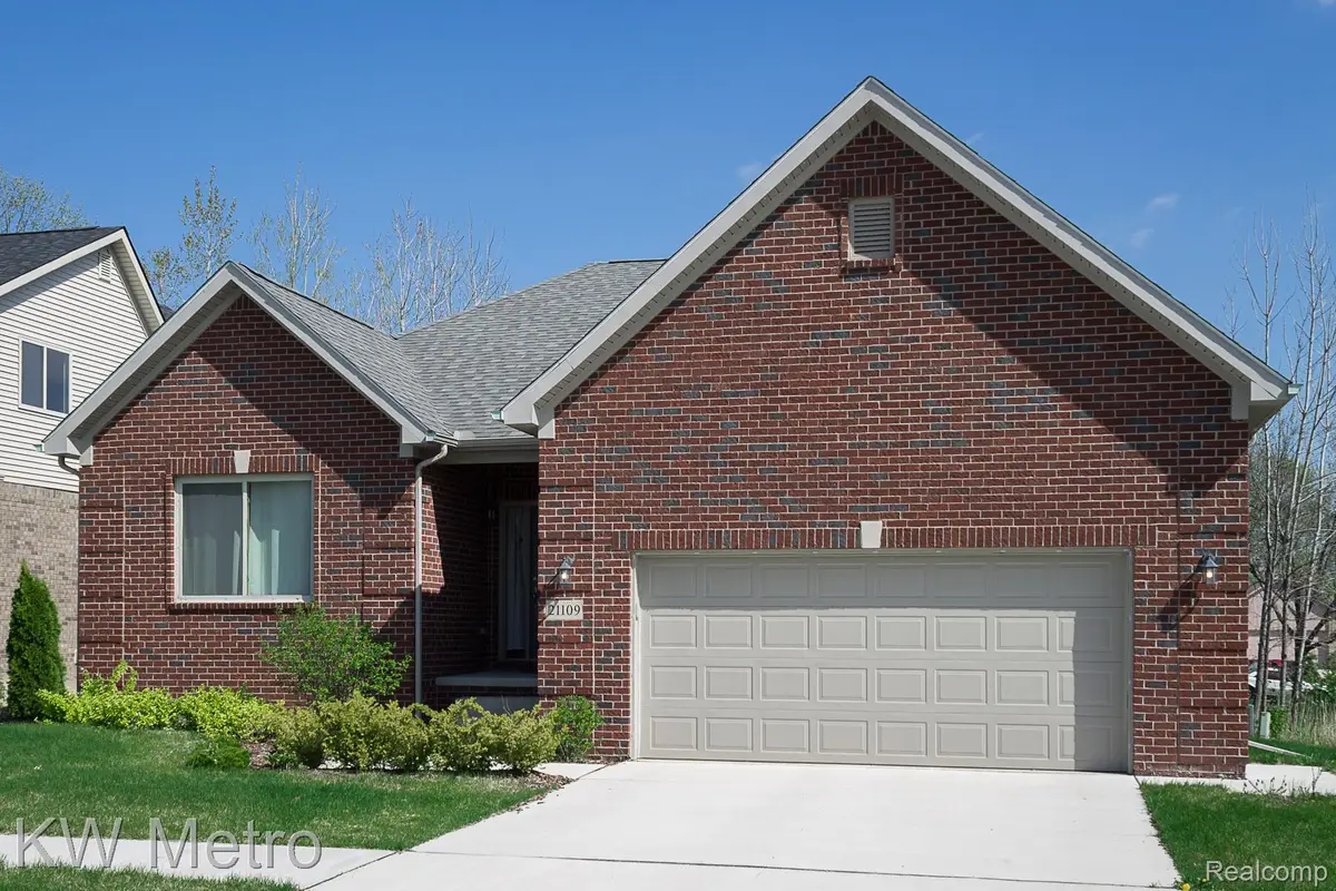 34632 John Bartley Circle, Wayne, MI 48310 - #1