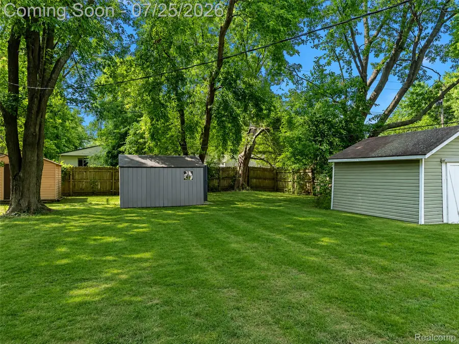 2906 James Road, Auburn Hills, MI 48326 - #2