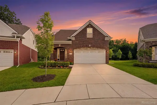 11789 Hines Place Drive, Livonia, MI 48150