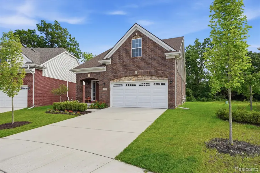11789 Hines Place Drive, Livonia, MI 48150 - #3