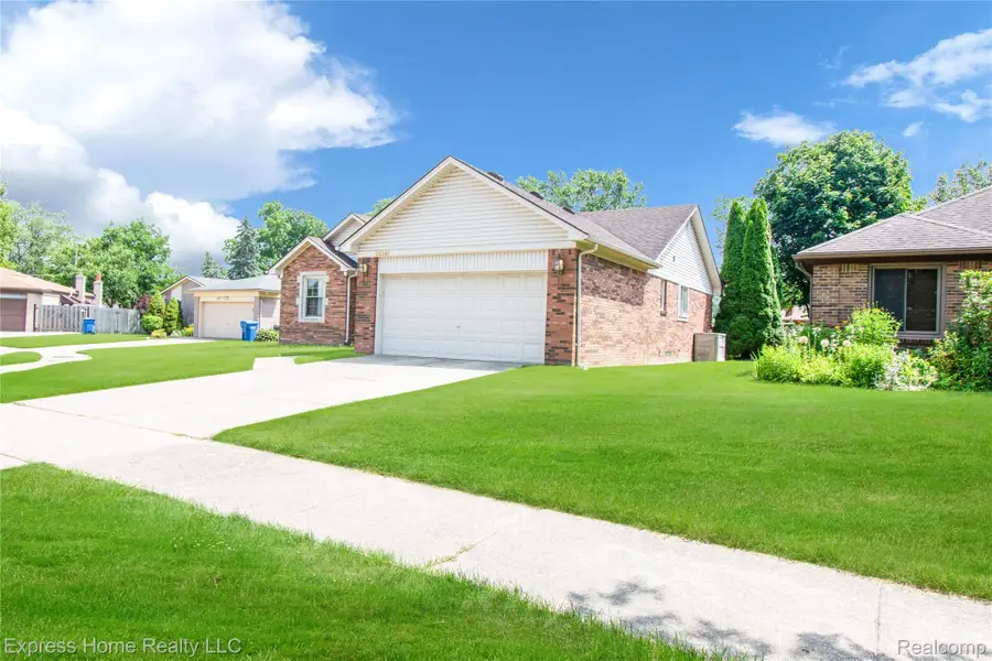 5010 Kelly Drive, Warren, MI 48092 - #3