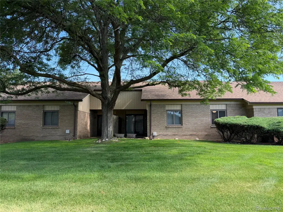 5220 W Utica Road, Utica, MI 48317 - #2