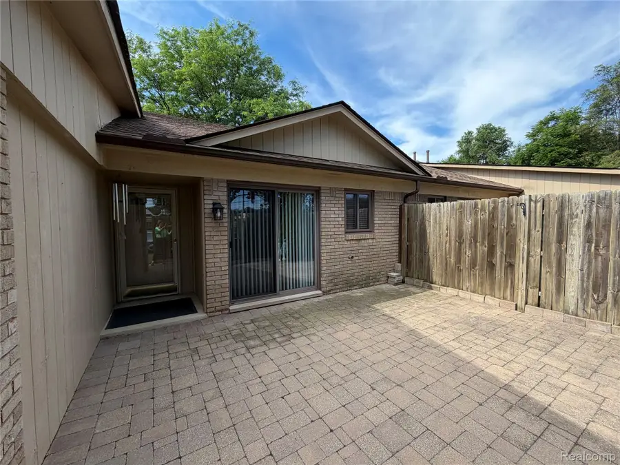 5220 W Utica Road, Utica, MI 48317 - #3