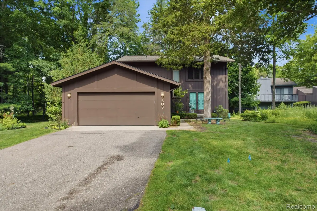 6608 Red Cedar Lane, West Bloomfield, MI 48324 - #1