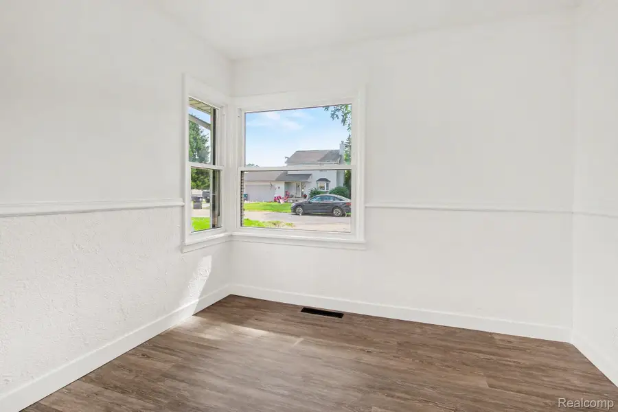 8653 Lanewood Street, Westland, MI 48185 - #2