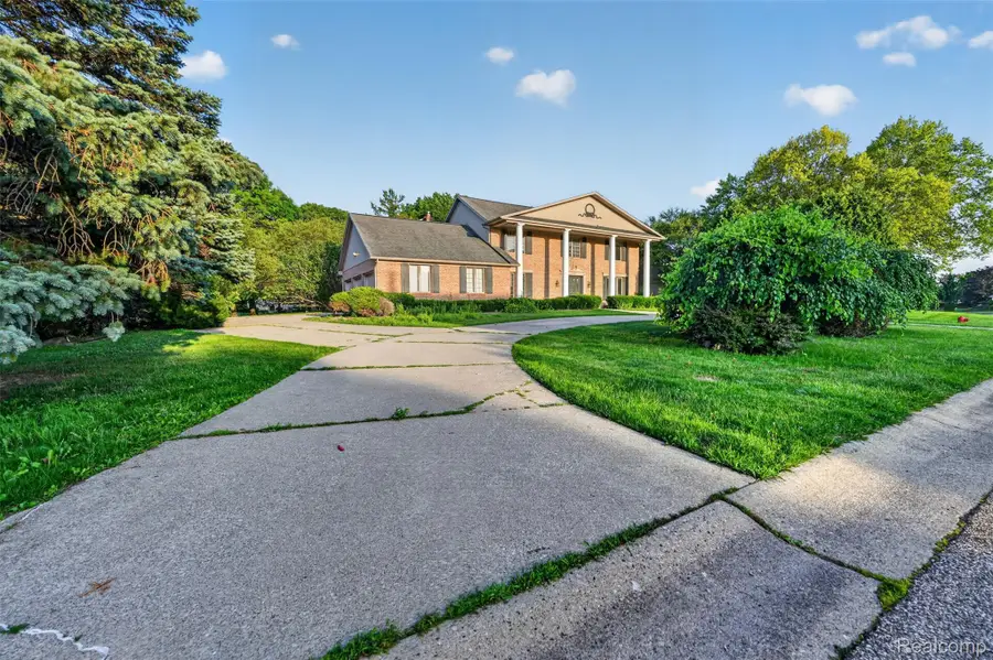 11549 Kings Coach Road, Grand Blanc, MI 48439 - #3
