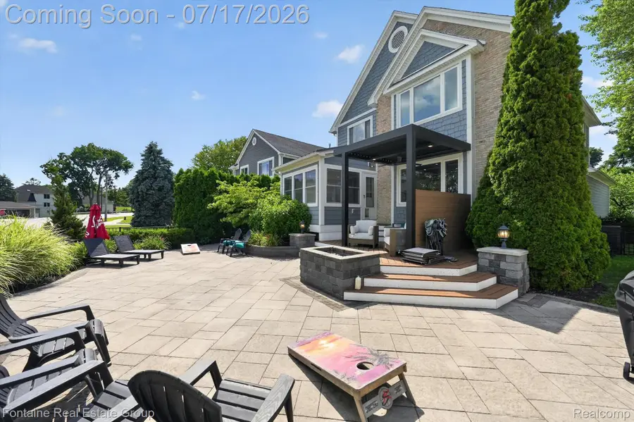 240 Rosebud Court, Walled Lake, MI 48390 - #2