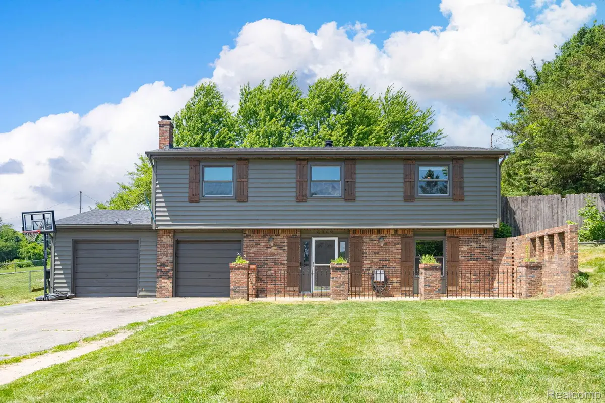 4069 Loch Drive, Highland, MI 48357 - #1