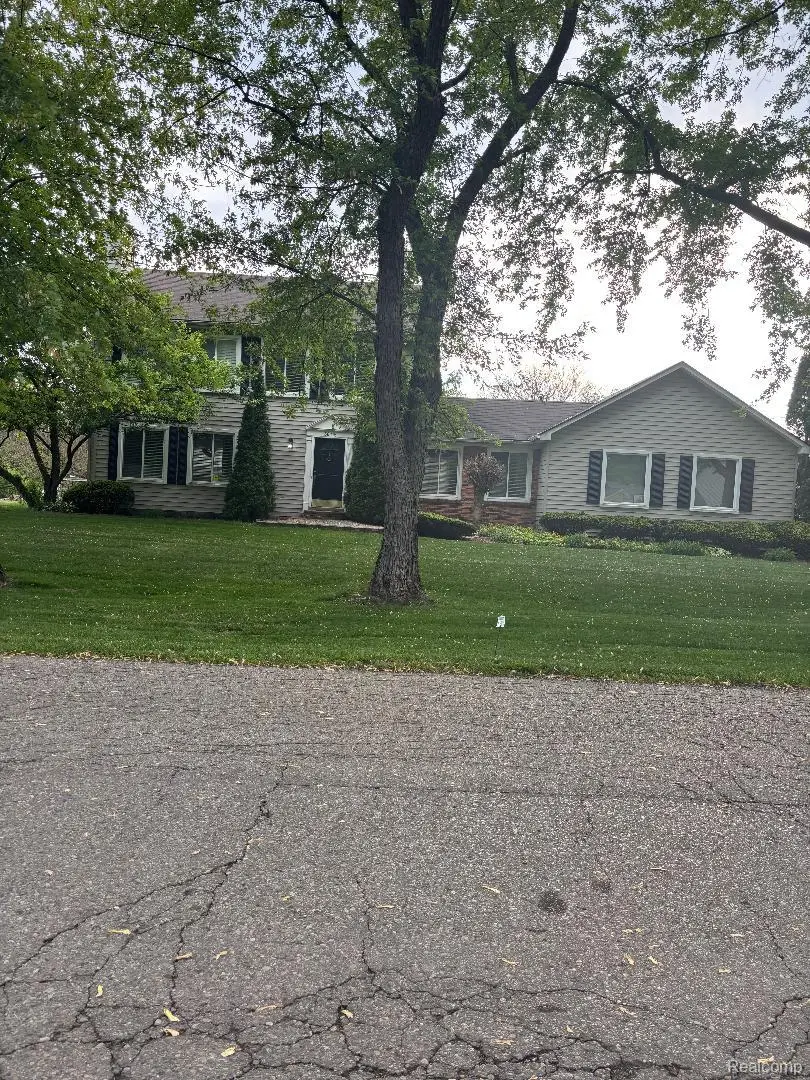 36715 Paddock Drive, Clinton Township, MI 48035 - #1