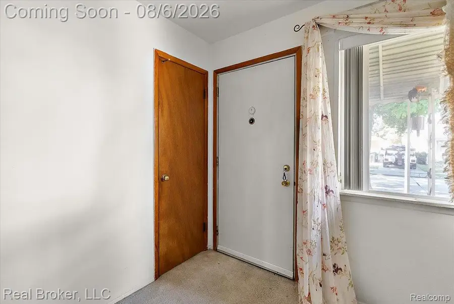 2106 Reo Avenue, Lincoln Park, MI 48146 - #3