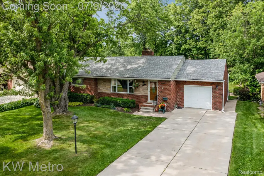 20665 Woodcrest Street, Harper Woods, MI 48225 - #2