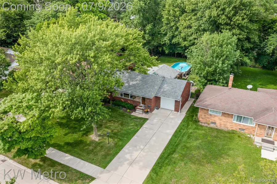 20665 Woodcrest Street, Harper Woods, MI 48225 - #3