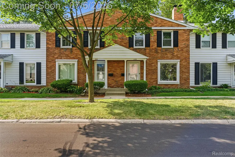906 E Kearsley Street, Flint, MI 48503 - #3