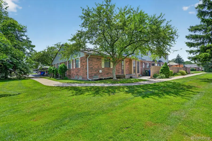 43628 W Arbor Way Drive #103, Canton, MI 48188 - #2