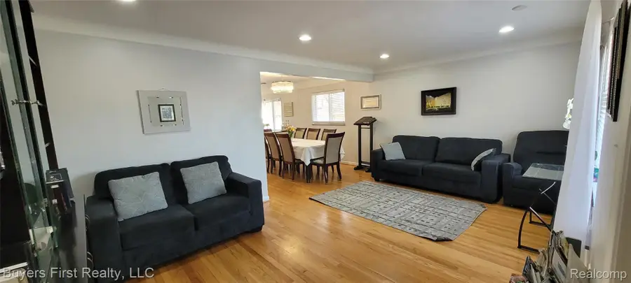 24641 Church Street, Oak Park, MI 48237 - #2